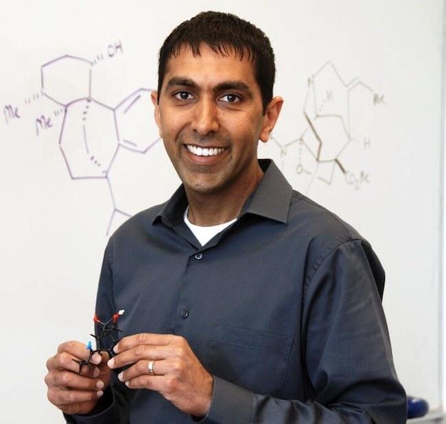 UCLAの化学者がパーキンソン病に効く海綿状物質(リソデンドリン酸Aエナンチオマー)の化学合成に成功。