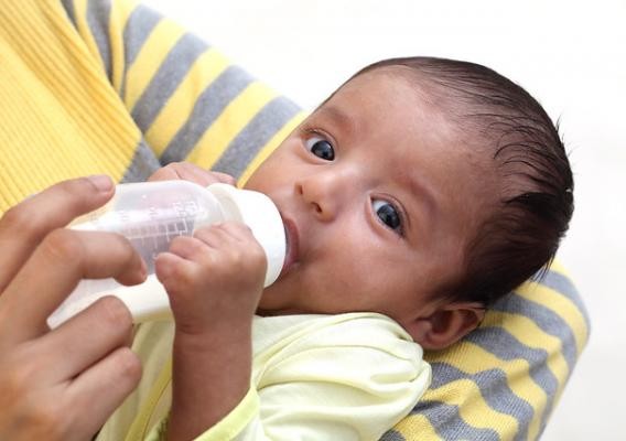 乳児の栄養および感染対策におけるミルクエクソソームサプリメントの利点について、ネブラスカ大学の専門家がコメントを発表